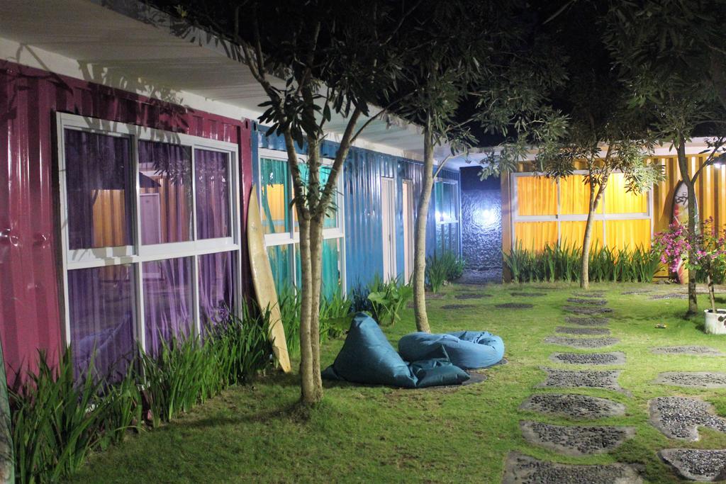 Kubu Container Hotel Uluwatu Екстериор снимка